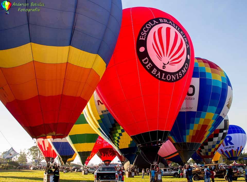 Balão de festa, cabo de guerra no barco: os esportes mais bizarros do mundo  - 16/10/2021 - UOL Esporte