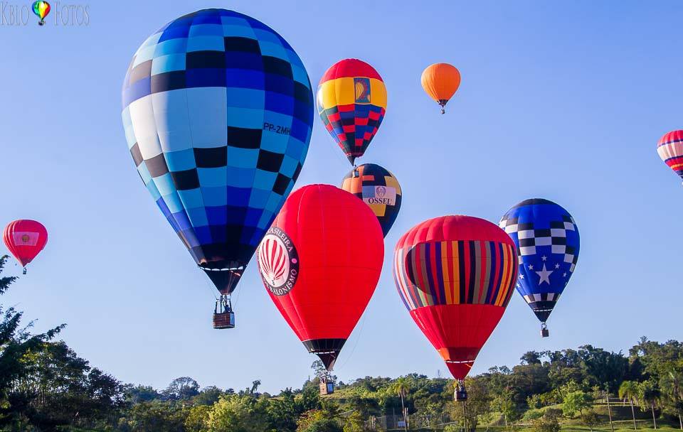 Balões com a qualidade RVB no pódio do 30º Campeonato Brasileiro de Balonismo em Boituva