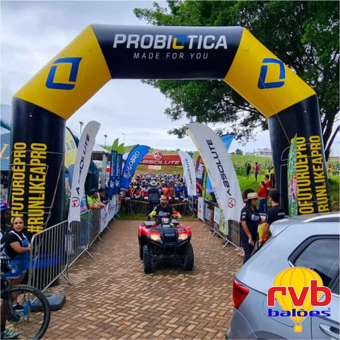 Portal Inflável da Probiótica Suplementos em evento de ciclismo
