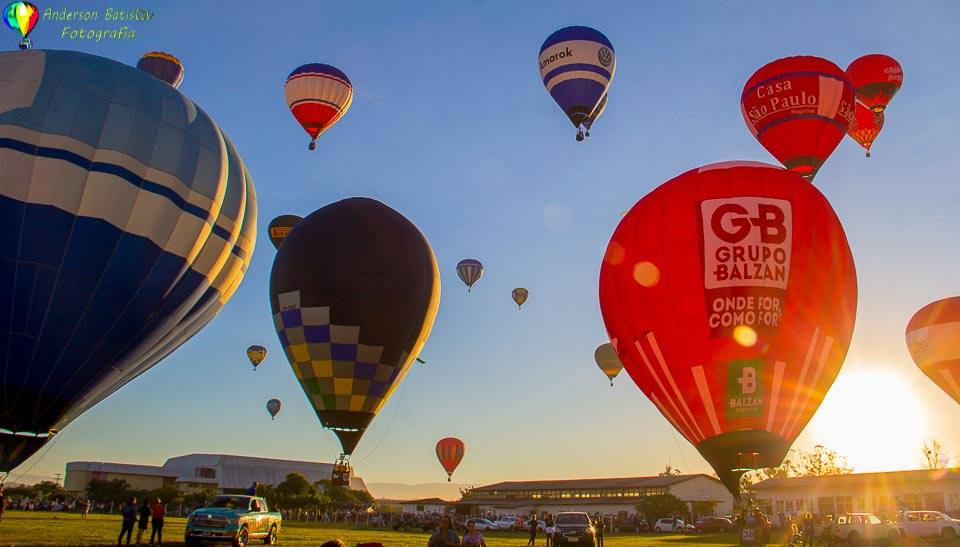 Balonismo promocional como ação de marketing: vale a pena?