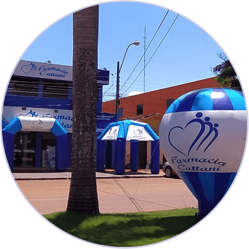 Imagem enviada pelo cliente do balão inflável e tenda inflável Farmácia Cattani