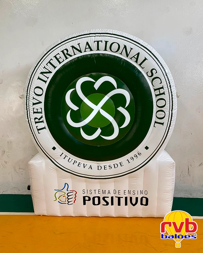 Painel Inflavel [trevo International School] [painel Inflavel] [educacao] A Imagem Mostra Um Painel 