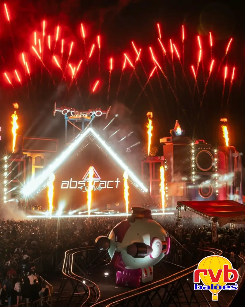 Evento abstract show, inflável nave espacial